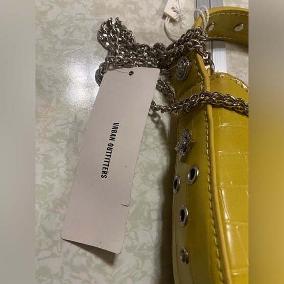 RARE Urban Outfitters Yellow Small NEW Vegan Leather Purse - Picture 8 of 12